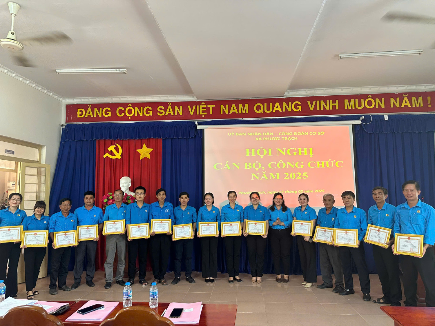 Ủy ban nhân dân, Công đoàn cơ sở xã Phước Trạch tiến hành hội nghị cán bộ, công chức, và người lao động năm 2025.